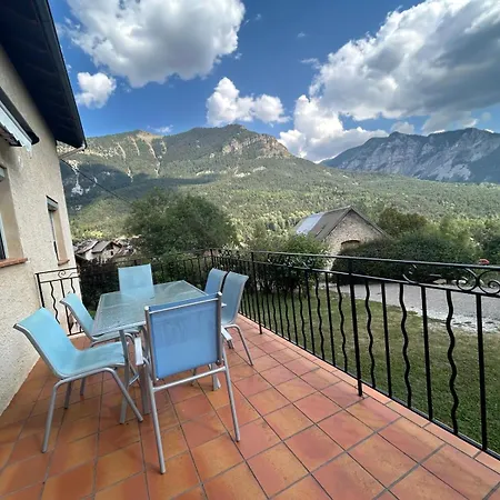 L'oustalet De La Source - Cozy House With Mountain View